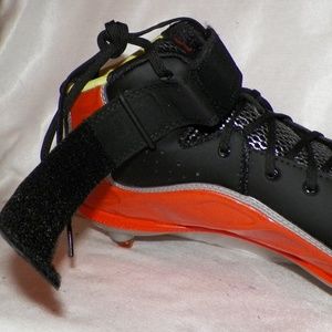 Under Armour Orange-Blk Soft Cleats Men Sz.15m NWT